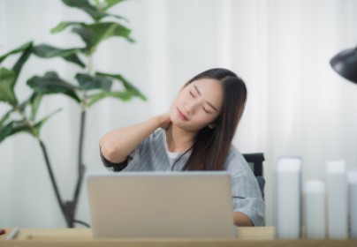 ปวดข้อในวัยทำงาน สาเหตุจากพฤติกรรมที่หลายคนไม่รู้ตัว